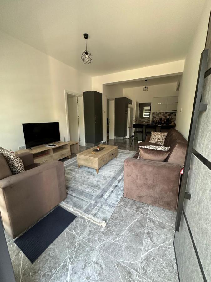 Ozbilge Apartments Kyrenia  Exterior foto
